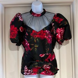 Beautiful floral top size medium from New York and Company